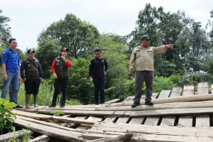 Ketua DPRD Landak Bersama Robongan Kunker Di Kecamatan Kuala Behe