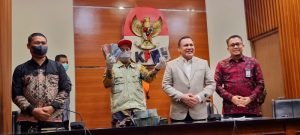 KPK Tahan Bupati Pemalang dan 5 Lainnya Untuk 20 Hari Pertama