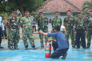 Antusias Personel Lanud Sugiri Sukani Dalam Sosialisasi APAR