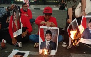 Demo BBM di Medan, diwarnai aksi bakar foto Puan Maharani