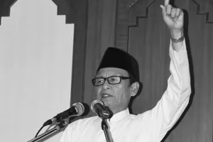 Jalan Tengah, Tanggapan Untuk Prof. HJ