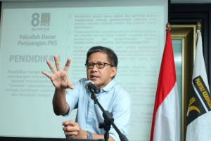 Rocky Gerung : Politik Indonesia Hanya Berisi Transaksional, Menjijikkan