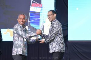 Nadiem Makarim Beri Anugerah Merdeka Belajar Kepada Pemkab Donggala