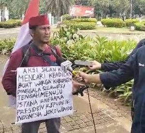 La Lolo Jalan Kaki Menuju Istana Sampaikan Aspirasi Masyarakat Donggala