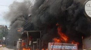 Ruko penjual busa di Jalan Krakatau Medan ludes terbakar