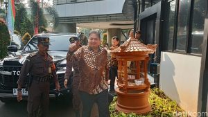 Menko Perekonomian Airlangga Hartarto Penuhi Panggilan Kejaksaan Agung