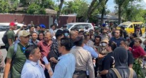 Eksekusi lahan milik PT KAI di Jalan Sena Medan ricuh, warga protes dibayar Rp 1,5 juta