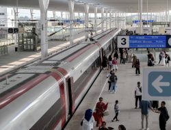 Kereta Cepat “Whoosh” Diharapkan Perkuat Capaian Target Wisatawan Tahun 2023