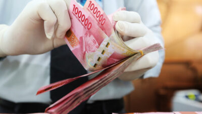 Pemerintah Bersiap Ngutang di Tahun Terakhir Jokowi, Utang Semakin Meningkat : Apakah Ekonomi Sudah Meroket?