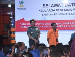 Panglima TNI Mendampingi Presiden RI Resmikan BTS 4G dan Pemberian BLT Di Sulawesi Utara