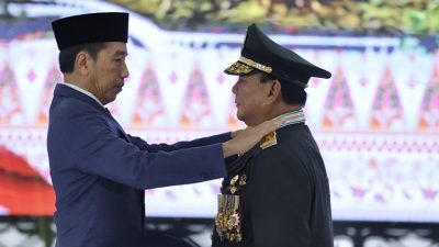 Di Rapim TNI-Polri, Menhan Prabowo Terima Kenaikan Pangkat Istimewa dari Presiden Jokowi