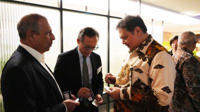 Menko Airlangga Sarankan Pebisnis Singapura Lirik Peluang Investasi Industri Padat Karya ke Depannya