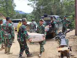 Tembus Medan Sulit Pining, TNI AD Salurkan Bantuan untuk Warga Terdampak Bencana