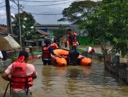 Hujan Deras Sejak Sabtu, Kabupaten Bekasi Dikepung Banjir 5 Kecamatan Terendam