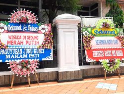 Bupati Sudewo Jadi Tersangka, Warga Pati Kirim Karangan Bunga Sebagai Wujud Syukur