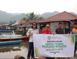 Dukung Pengembangan Pariwisata Desa, IMIP Beri Bantuan Perahu Wisata