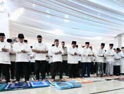 Presiden Prabowo Salat Idulfitri dan Halalbihalal dengan Jemaah Masjid Darussalam Aceh Tamiang