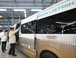 Presiden Resmikan Pabrik Perakitan Kendaraan Komersial Listrik