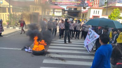 Mahasiswa dan Korban Investasi Bodong Gelar Aksi di Polres Sidrap
