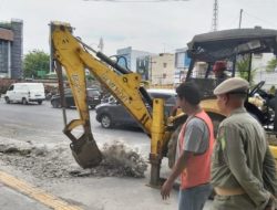 Pemkot Medan bongkar lahan parkir yang dialihfungsikan pelaku usaha