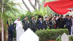 Kasad Beri Penghormatan Terakhir untuk Jenderal TNI (Purn) Ryamizard Ryacudu