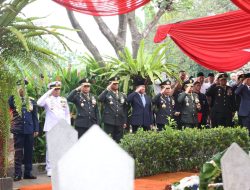 Kasad Beri Penghormatan Terakhir untuk Jenderal TNI (Purn) Ryamizard Ryacudu