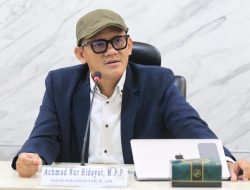 Negeri Batu Bara, Rakyat Gelap Gulita