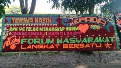 Bupati Langkat Syah Afandin ditangkap KPK, warga kirim papan bunga ucapkan terima kasih