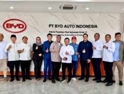 Tinjau Pabrik BYD Subang, Cornelis: Investasi Kendaraan Listrik Harus Perkuat Industri Nasional