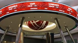 Pasar Saham Terguncang: IHSG Terjun Bebas, Sentimen Negatif Picu Kekhawatiran Investor Angkat Kaki